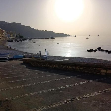 Bilocale Fronte Mare Apartment Джардини Наксос Екстериор снимка